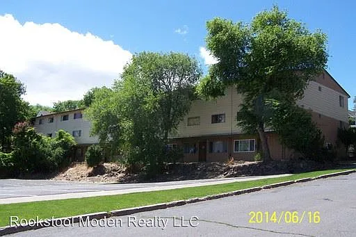 220 N 4th St APT 6 photo 1