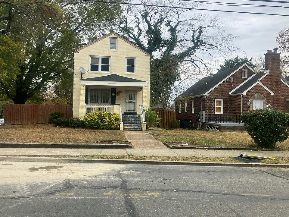 1st image of 2829 17th St NE
