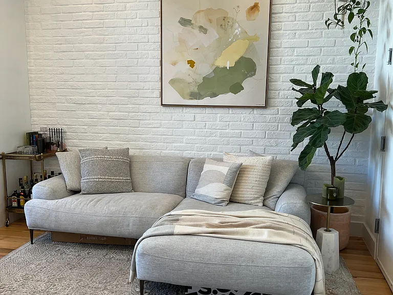 43 Meserole St #4B — Photo 3