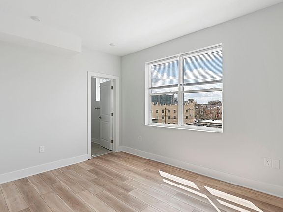 4th image of 3935 Lancaster Ave Floor 2
