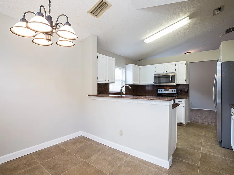338 Lakebreeze Cir — Photo 6