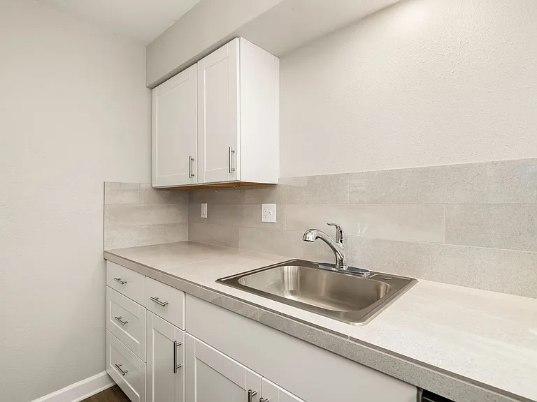 Parkside Apartments — Photo 34