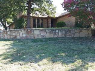 8301 Forrest Oak Dr, North Richland Hills, TX 76182