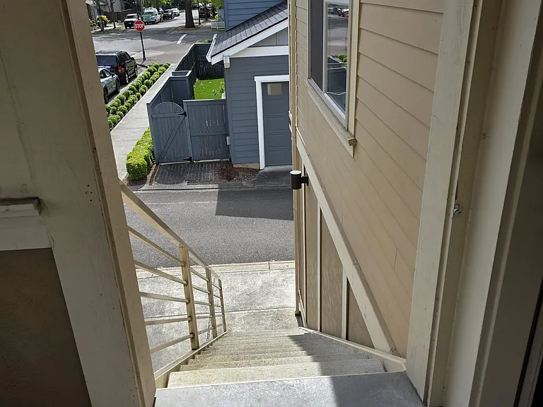 11572 SW Toulouse St — Photo 17