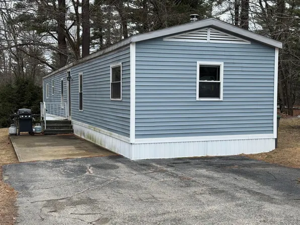 22 Embassy Avenue, Hooksett, NH 03106