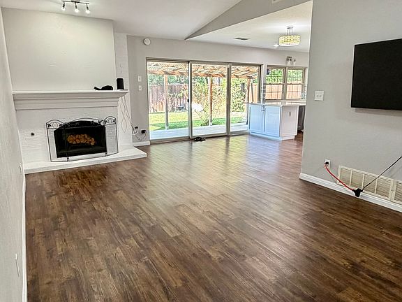 4th image of 1803 Redbud Cir