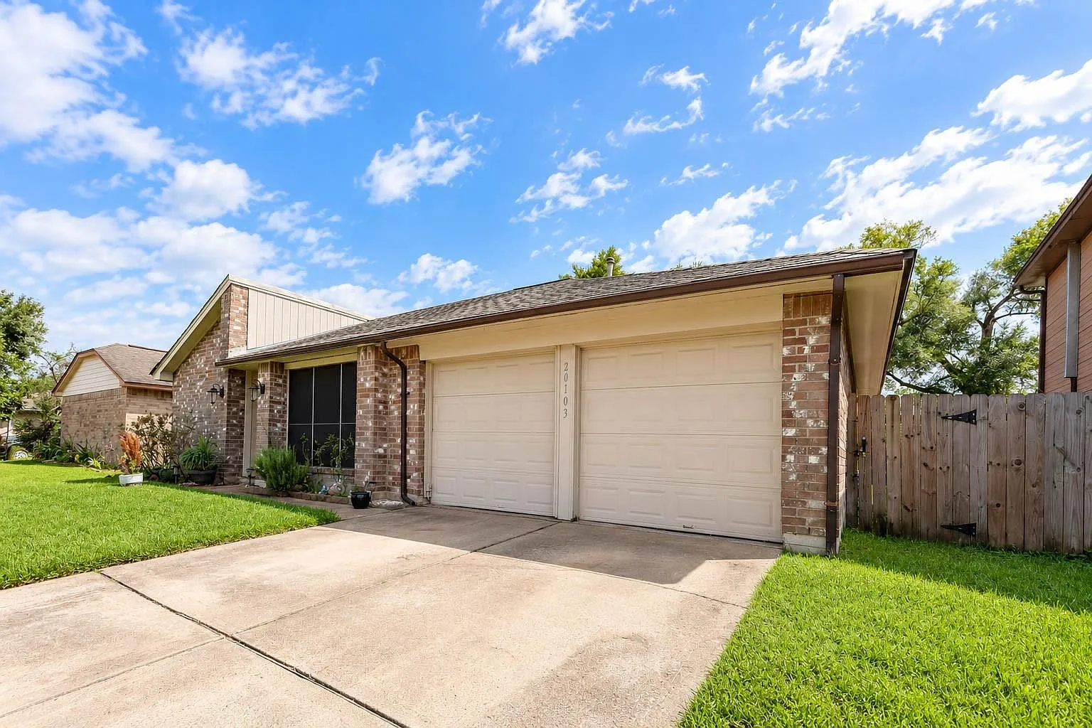 3 bed, 2.0 bath, 1775 sqft, $2,000 — Photo 3