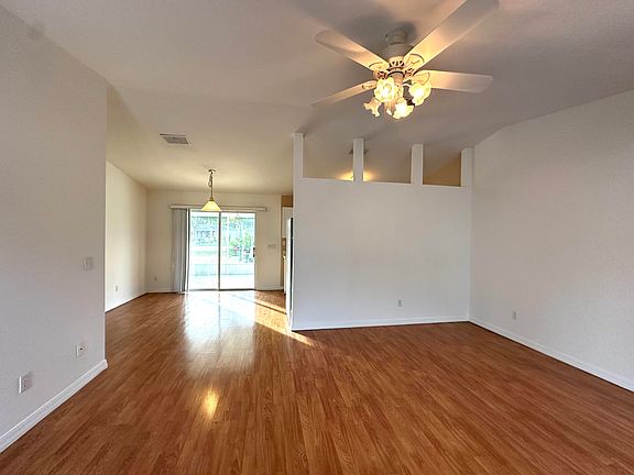 3rd image of 10312 SW 61st Terrace Rd