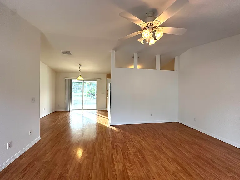 10312 SW 61st Terrace Rd — Photo 3
