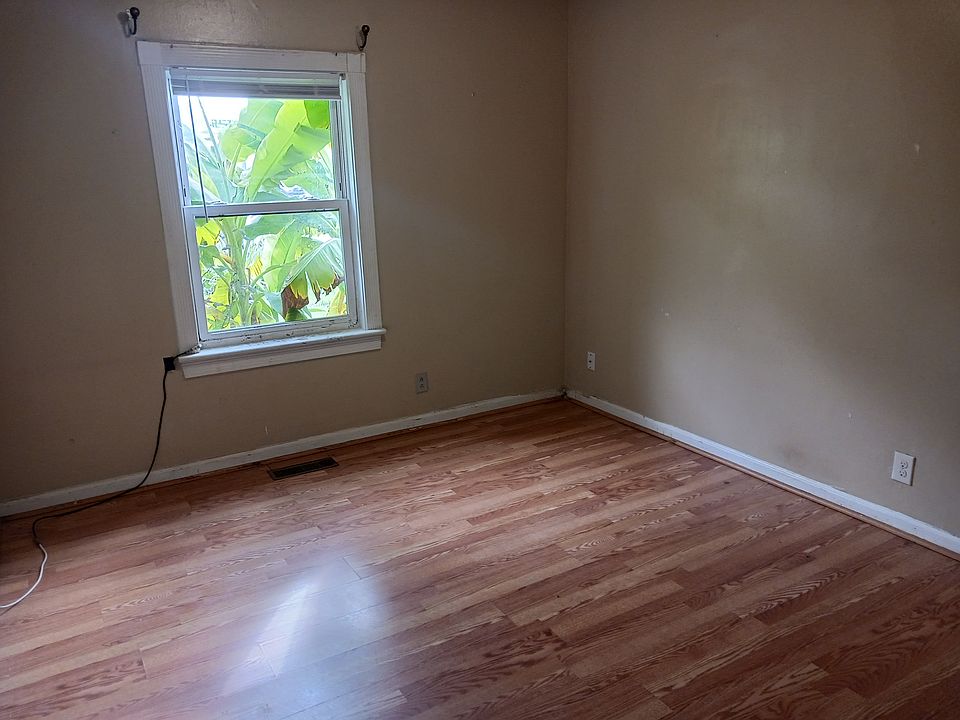 2nd image of 101 W Maple Ave