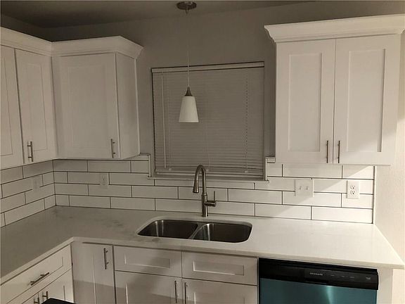 5th image of 117 Morris St