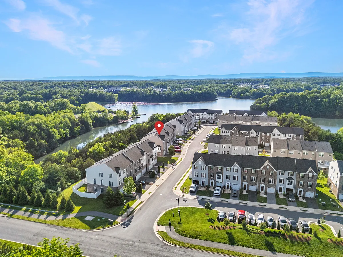 Building Photo - 115 Hornbeam Dr