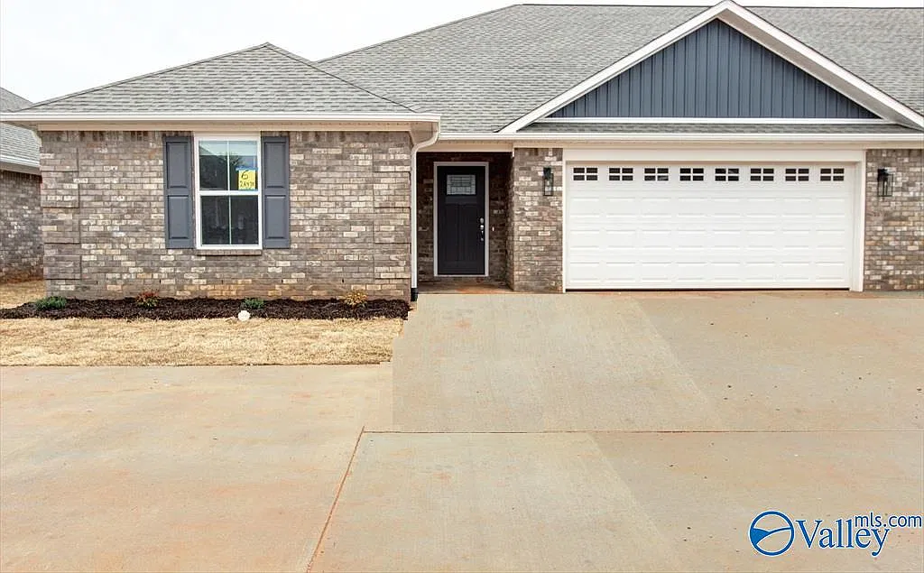 3 bed, 2.0 bath, 1550 sqft, $1,650 — Photo 1