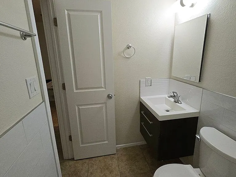 312 Vassar Dr SE — Photo 16