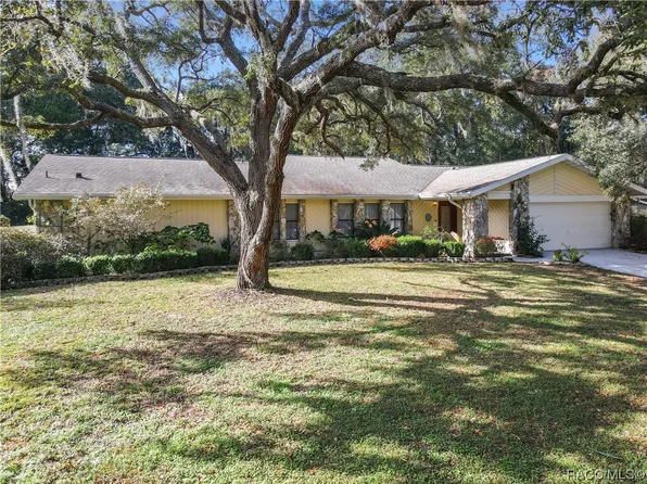 830 N McGowan Ave, Crystal River, FL 34429