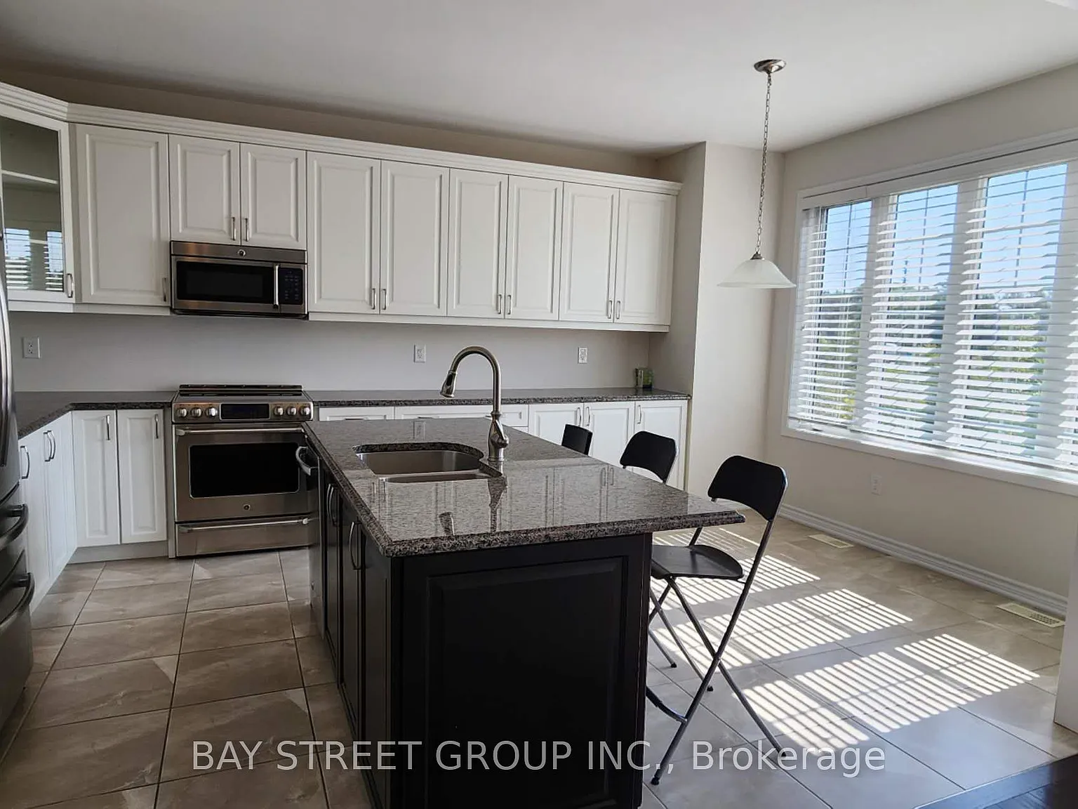 4 bed, $4,200 — Photo 3