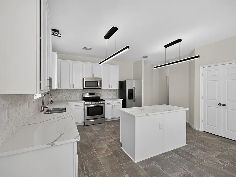 1521 Stanford Dr — Photo 5