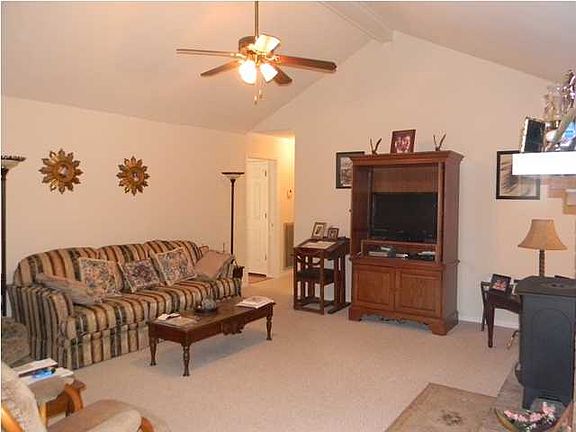 5th image of 109 Travelers Rest Blvd