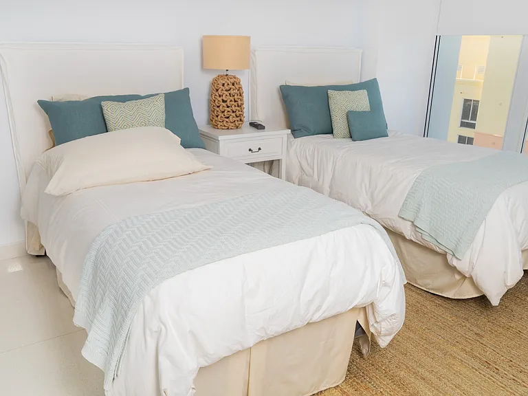 881 Ocean Dr #18H — Photo 16