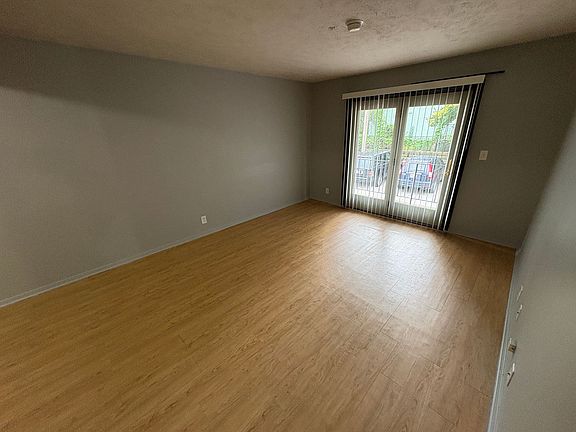 2nd image of 1905 G St APT 11