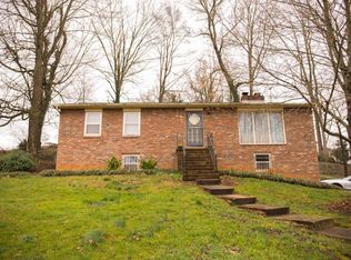 2901 Muskett Dr, Johnson City, TN 37604