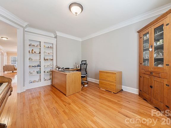 5th image of 20039 Verlaine Dr