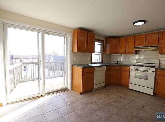 4th image of 24-26 1st St #2