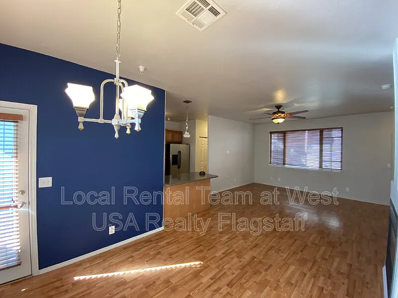 2 bed, 2.5 bath, 1274 sqft, $2,200 — Photo 4