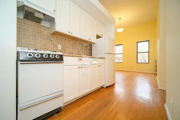 Rented by Red Sparrow Realty Group | media 23