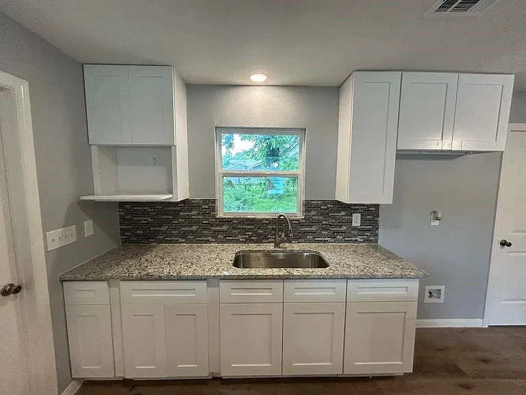 3017 Nita St — Photo 11