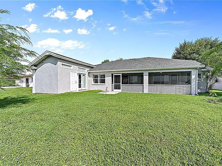 958 Summerfield Dr — Photo 6