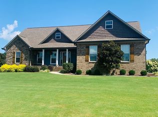 135 Glenview Dr, Albertville, AL 35950