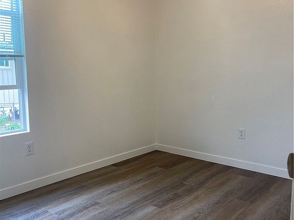 5th image of 187 Ballard St Space 36
