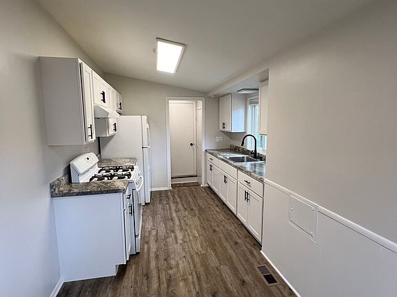 2nd image of 15131 Northfield Blvd