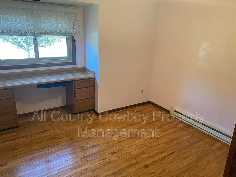 2132 Carrington Ct — Photo 12