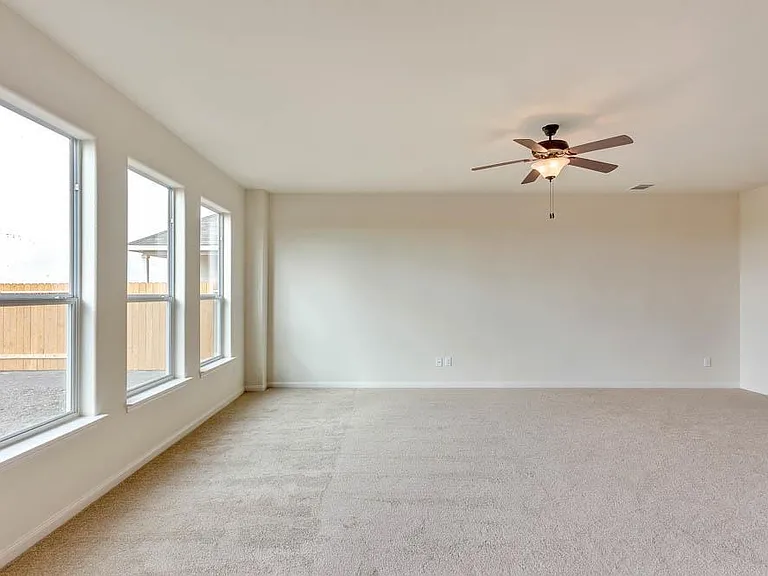 1673 Breanna Ln — Photo 3