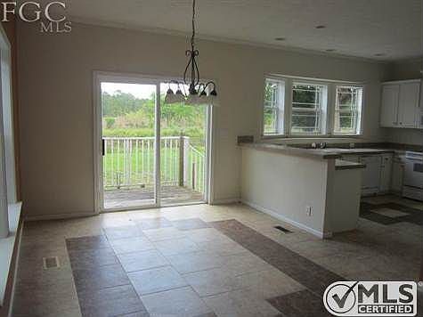 3rd image of 2300 Queen Dr