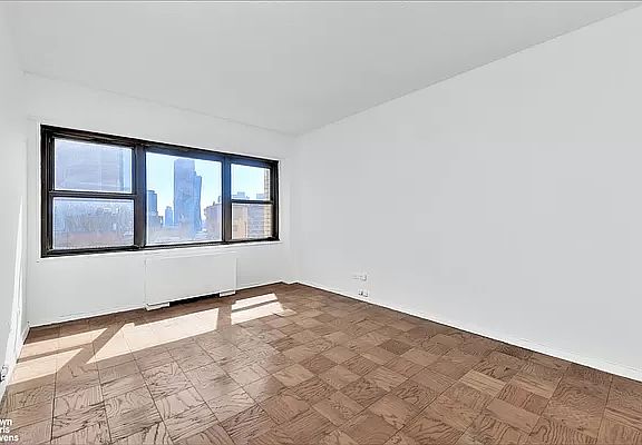 3rd image of 160 E 38th St APT 15G