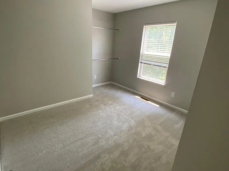 8601 Sunmont Dr — Photo 12
