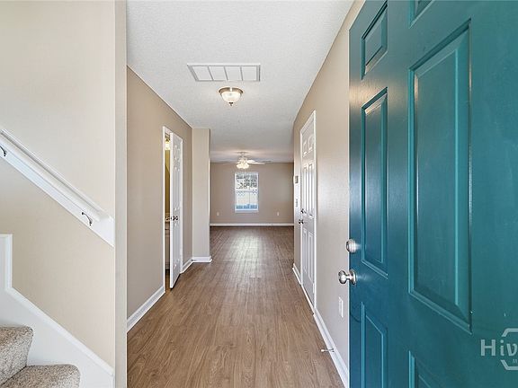 3rd image of 1014 E Towne Park Drive