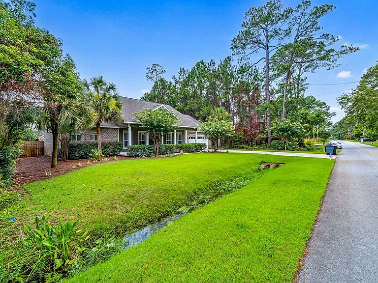 615 Shore Dr — Photo 8