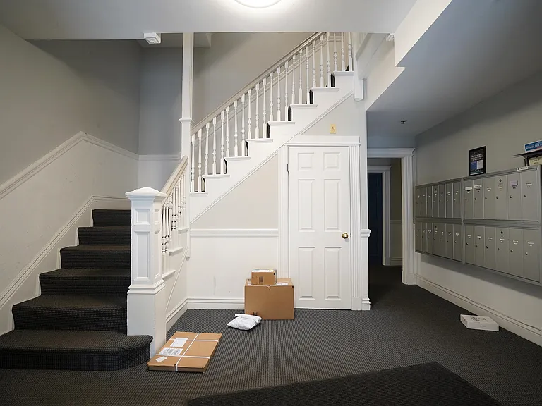 6 Camelot Ct #18 — Photo 9