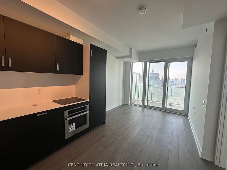 88 Queen St E #5615 — Photo 6