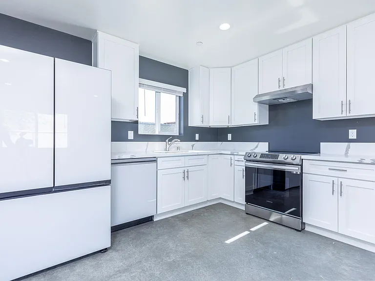 223 W Haloid Ave #B — Photo 11