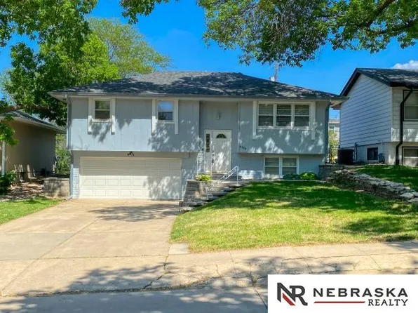 4909 S 79th St, Omaha, NE 68127