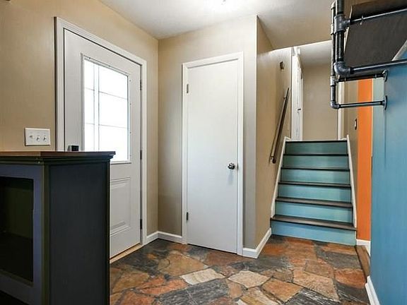2nd image of 1101 Hillcrest Dr