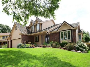 16253 Holmes St, Omaha, NE 68135