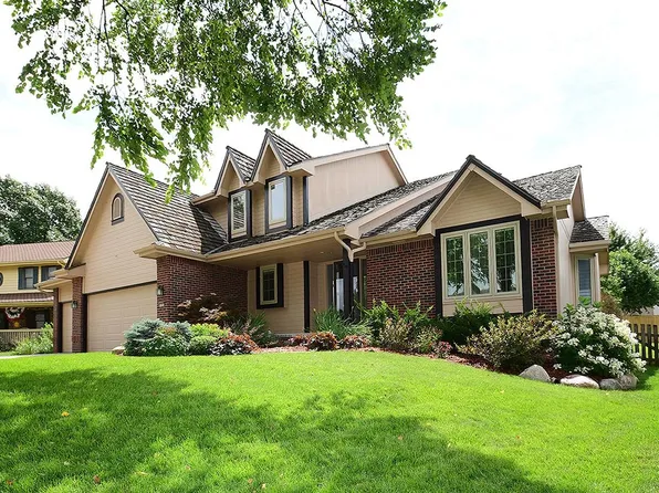 16253 Holmes St, Omaha, NE 68135
