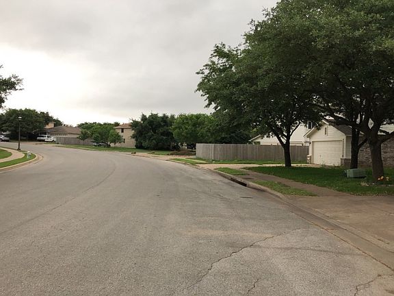 5th image of 15332 Sarahs Creek Dr