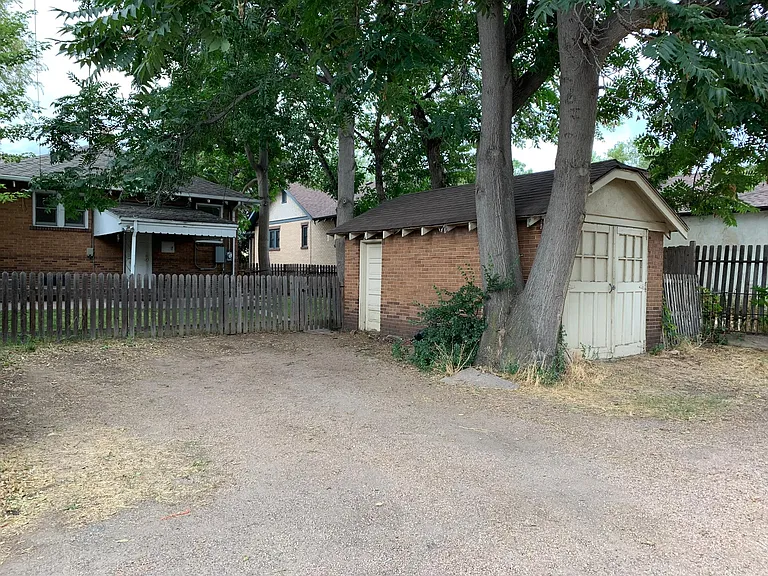 2225 S Logan St — Photo 3